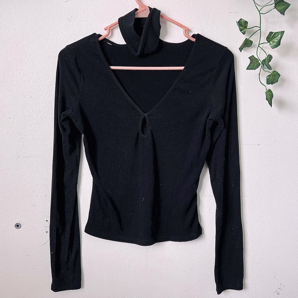 Choker Neck Slim Fit 🦋